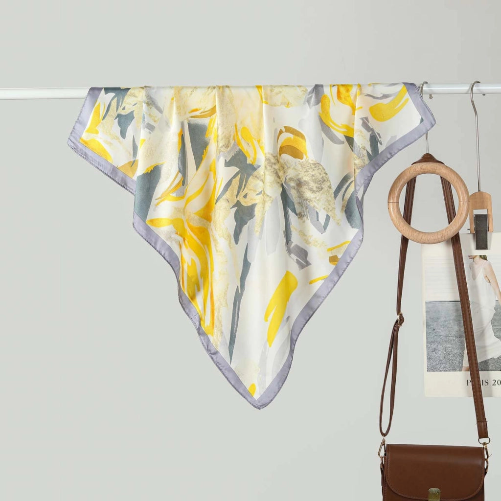 Nuova sciarpa quadrata da donna in seta da 70 cm: alla moda e versatile.