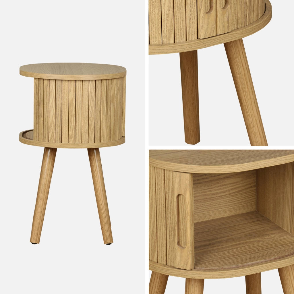 Tavolino da notte scandinavo con decorazioni in legno, 2 porte