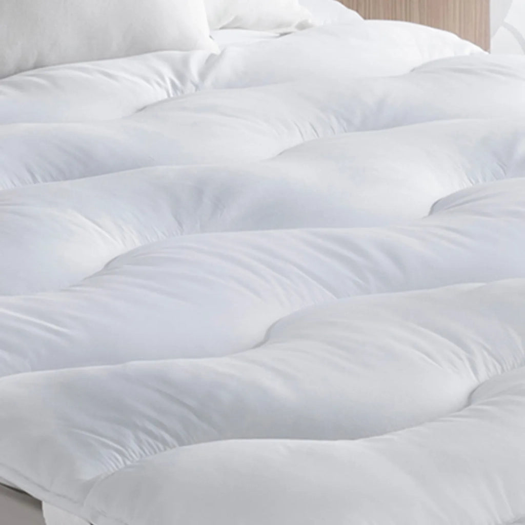 IDMarket - Sovramaterasso 140x190 cm spesso e morbido con cuciture a onda 600gr EDA