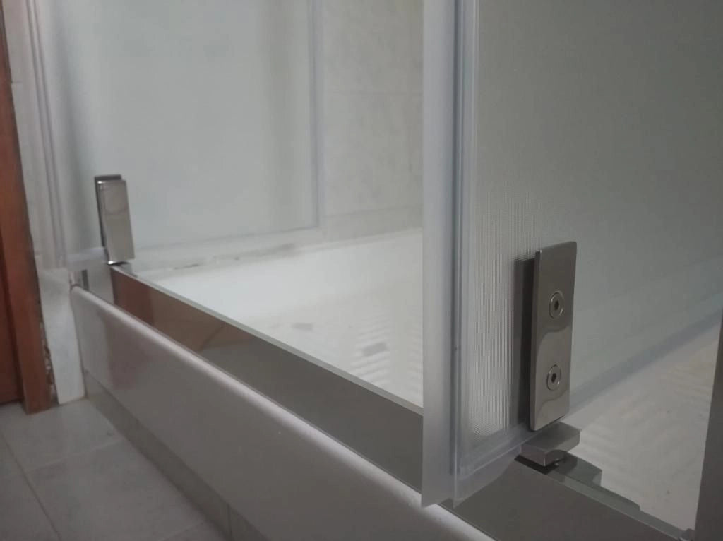 Box doccia Cristallo 6 mm 3 lati - Due Fissi piu' porta Saloon Opaco - Misura: 80 x 60 x 80 x190h