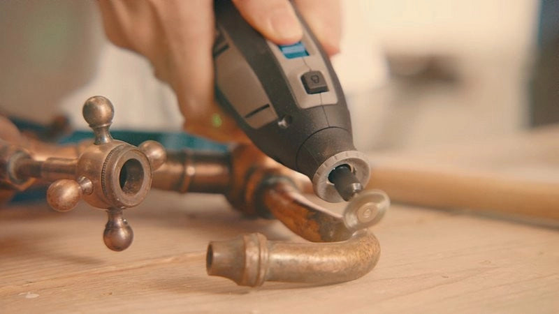 Multifunzione Dremel a batteria con 45 accessori 8240-3/45