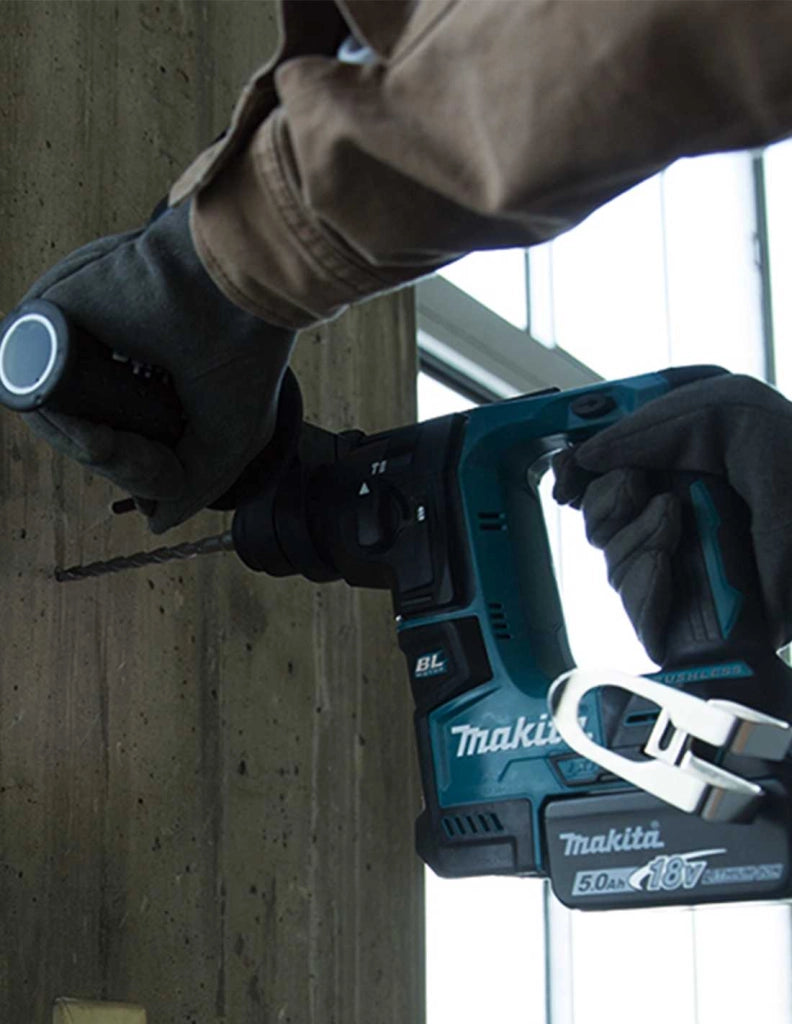 MAKITA Kit MK702 (DDF482 + DHR171 + DGA504 + DTD152 + DJV182 + DSS610 + DBO180 + 2 x 5,0 Ah + DC18RC + 2 x LXT600)