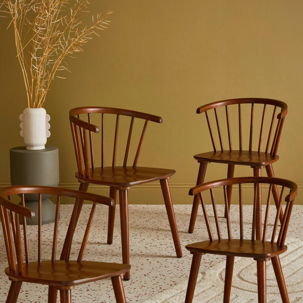 Set di 4 sedie in legno, noce