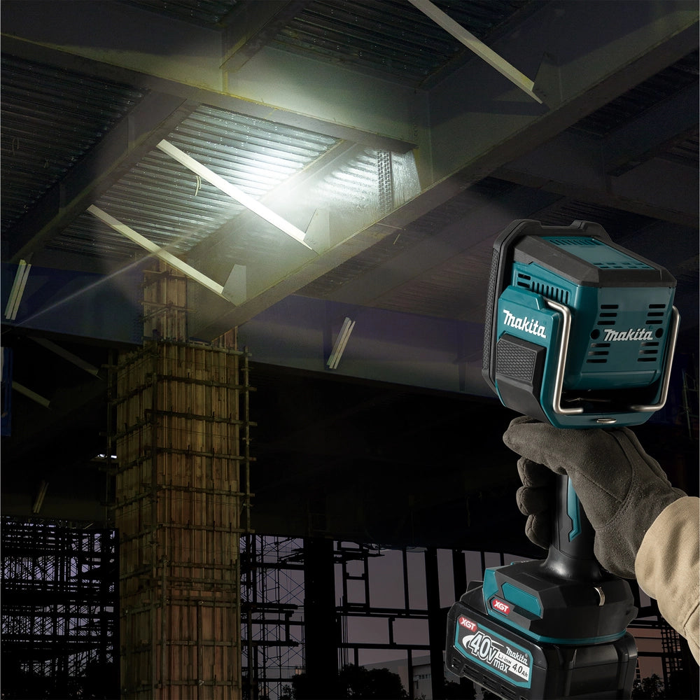 Lampada torcia a batteria 40V XGT 1250 lumen solo corpo ML007G