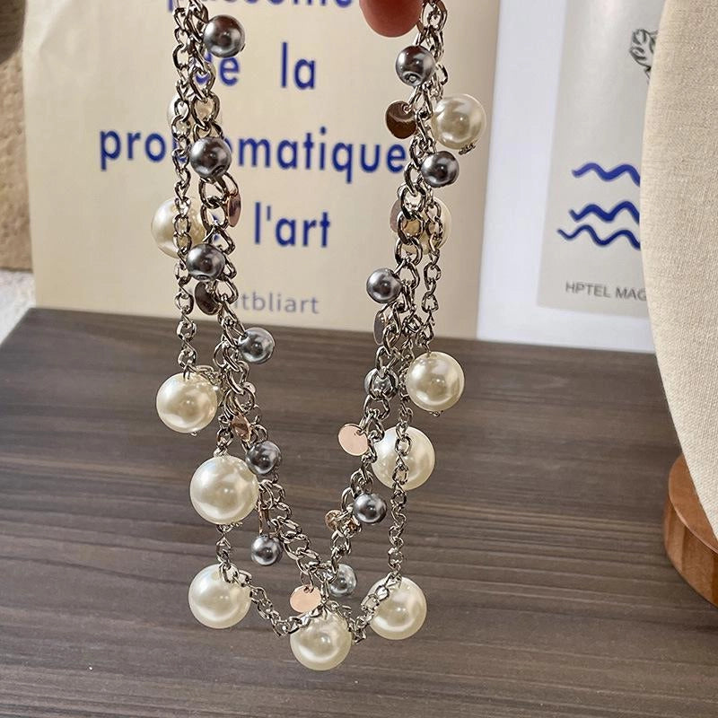 Collana girocollo fatta a mano con pendente di perle dai colori contrastanti e perline, ideale come regalo di Natale o di compleanno.