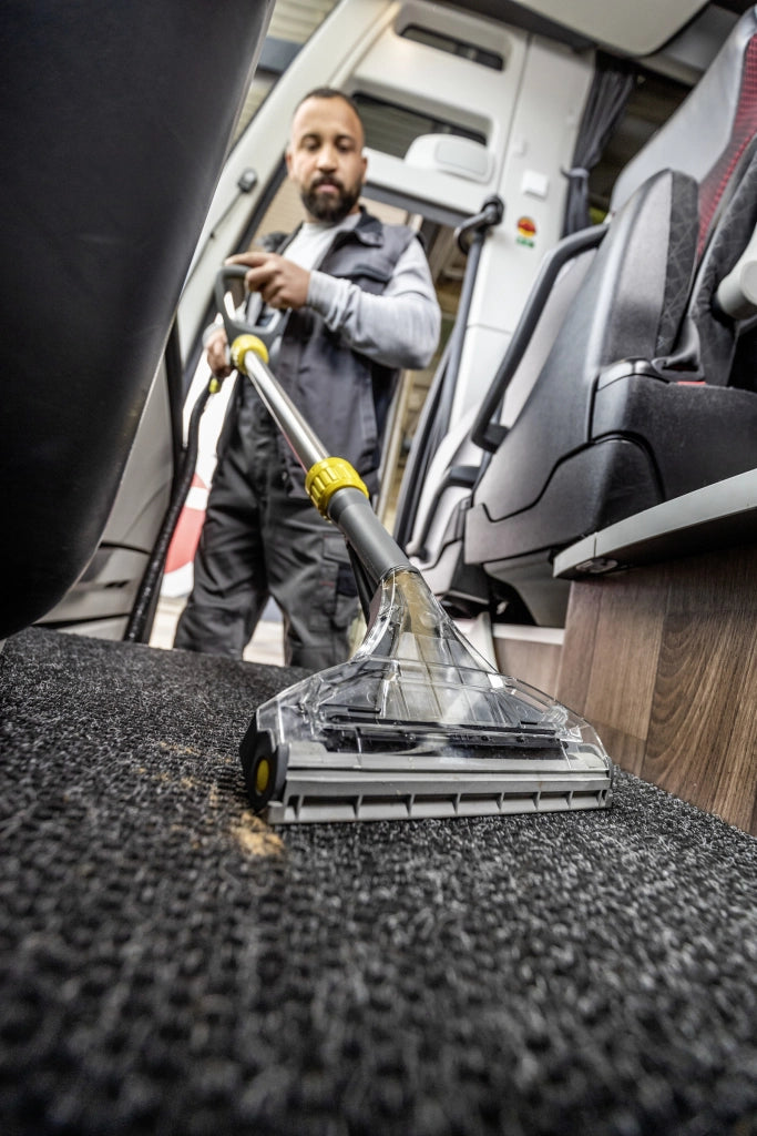 Karcher Lavatappeti e lavamoquette professionale Puzzi 8/1 Adv