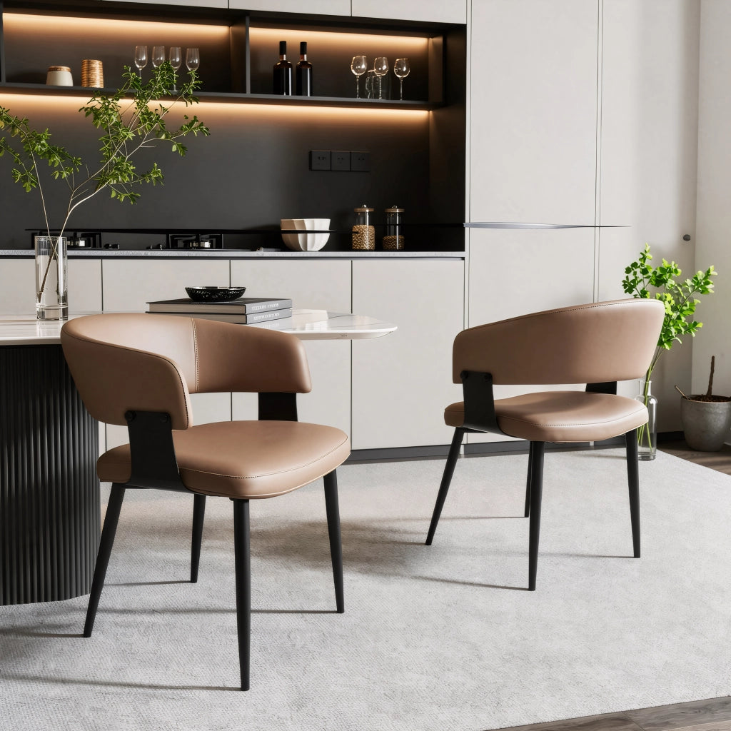 Sedia da pranzo ergonomica con braccioli e schienale curvo in similpelle marrone