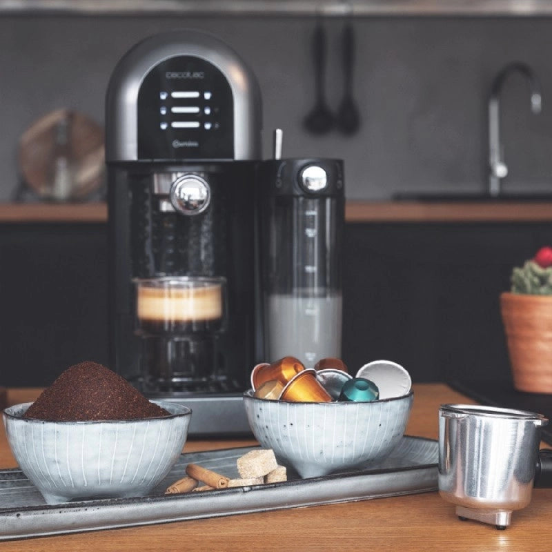 CECOTEC 01590 - Macchina da caffè semi-automatica Cumbia Power Instant-ccino 20 Chic Serie Nera