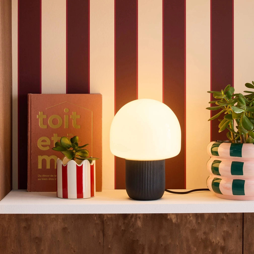 Lampada da tavolo da interno in resina e pvc, ø18cm, nero