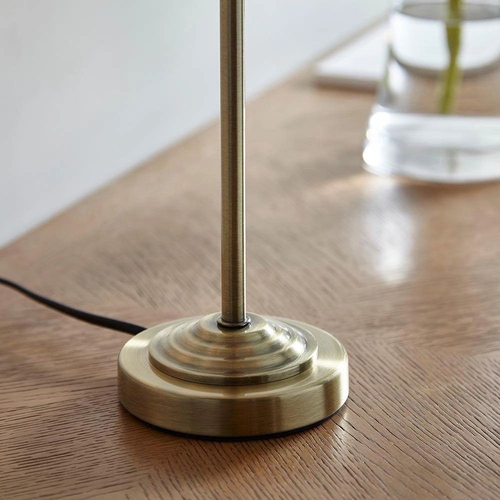 Lampada da tavolo classica ottone anticato E14 Endon