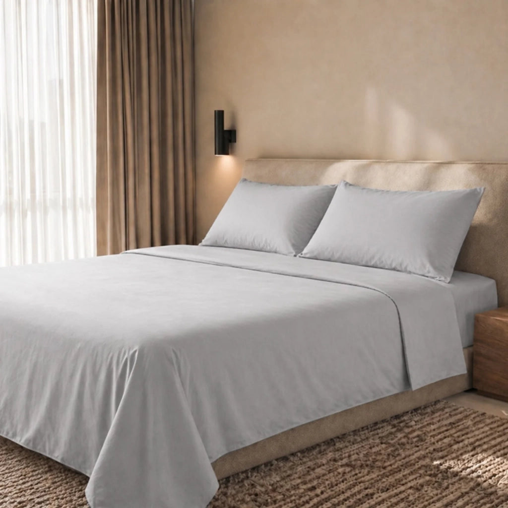 Set Lenzuola Letto Matrimoniale in Cotone Percalle 200 TC Grigio Chiaro | Lenzuolo Piano 250x295 cm, lenzuolo con angoli 180x200 cm e Tasca da 28 cm, 2 Federe | Made in Italy