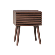Comodino scandinavo con decori in legno scanalato, marrone