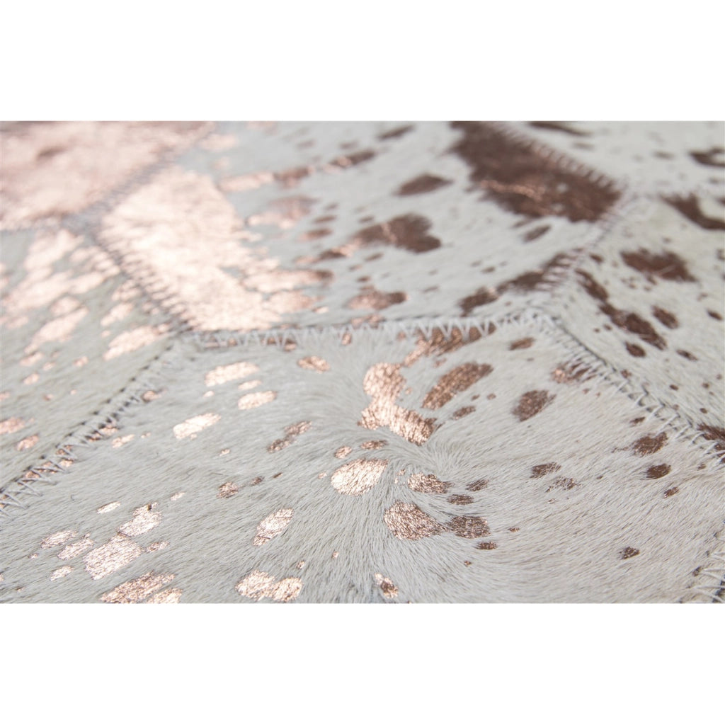 Pouf Dazzle in Pelle Effetto Metallizzato Avorio e Cromo