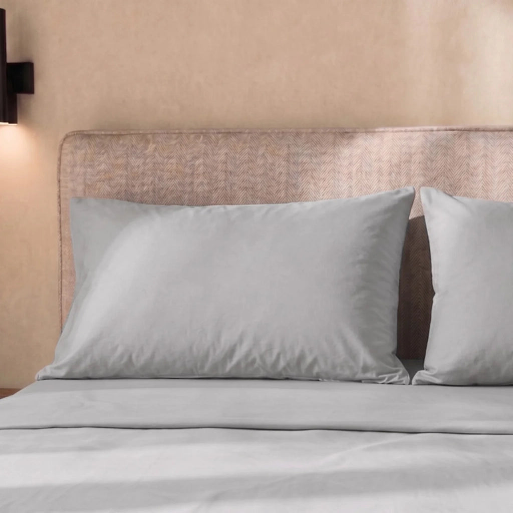 Set Lenzuola Letto Matrimoniale in Cotone Percalle 200 TC Grigio Chiaro | Lenzuolo Piano 250x295 cm, lenzuolo con angoli 180x200 cm e Tasca da 28 cm, 2 Federe | Made in Italy