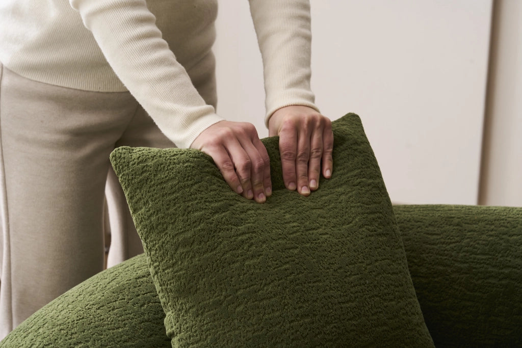 Divano a due posti in ciniglia con cuscini extra spessi, schiuma compressa e molle insacchettate per piccoli spazi verde