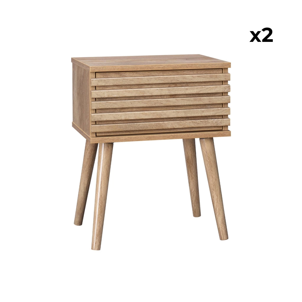 Set 2 comodini scandinavi con decoro in legno scanalato, marrone