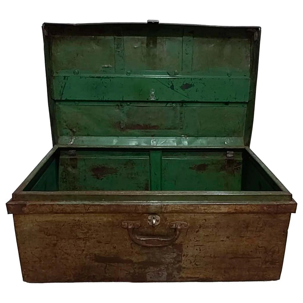 Valigia artigianale in metallo, 67x37x25h cm