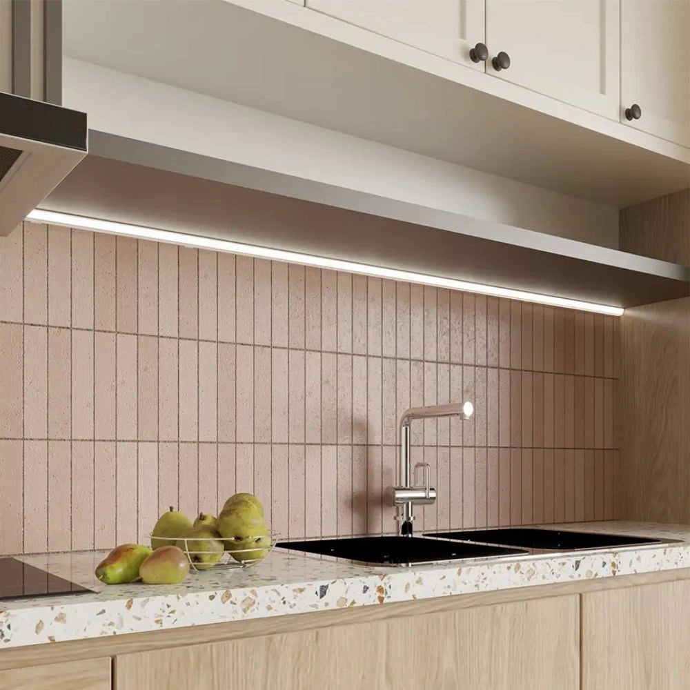 Profilo LED P53 bianco – 120 cm di Design e Funzionalità