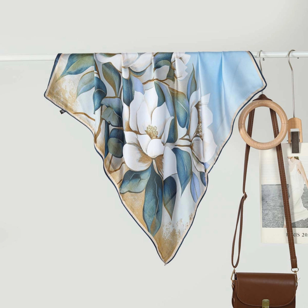 Nuova sciarpa quadrata da donna in seta da 70 cm: alla moda e versatile.