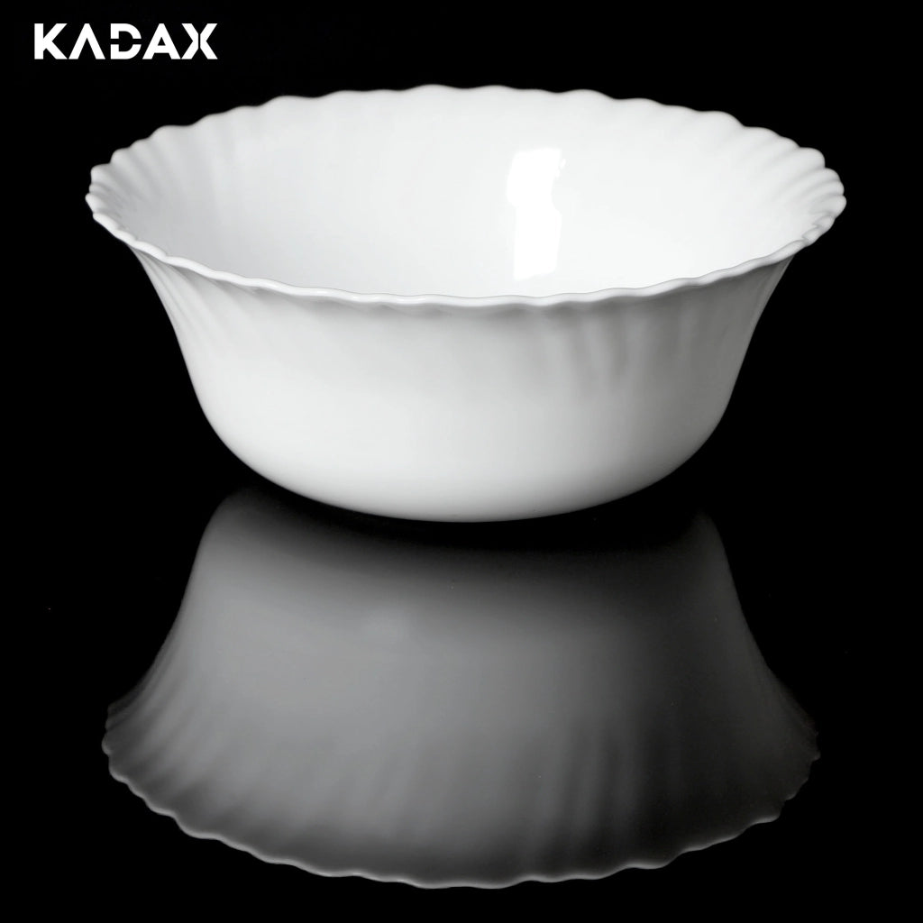 Set di stoviglie KADAX composto da 6 piatti, colore bianco.