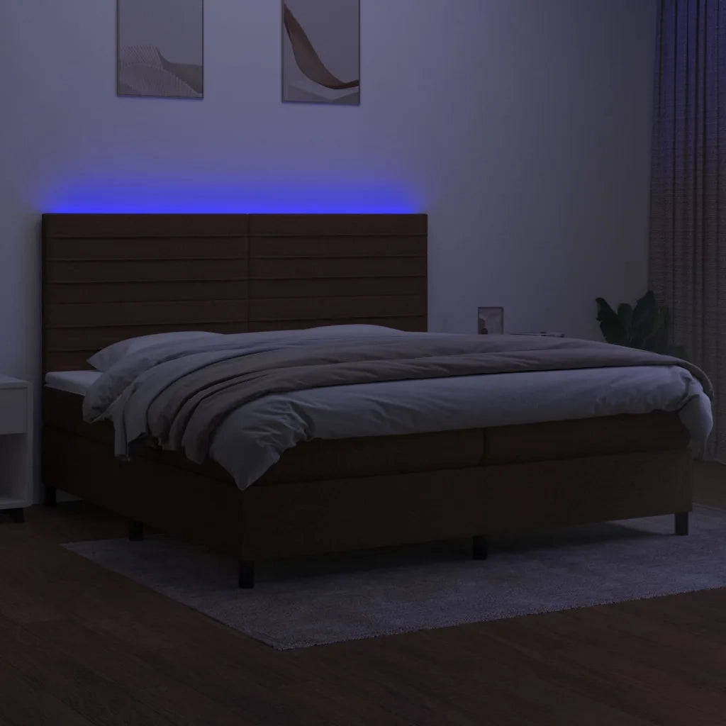 Letto a Molle Materasso e LED Marronescuro 200x200cm in Tessuto 3134984