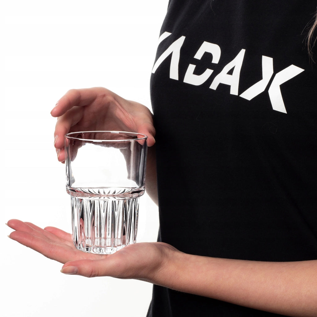 Bicchiere KADAX da 320 ml con superficie scanalata per bevande fredde, succhi di frutta e acqua.