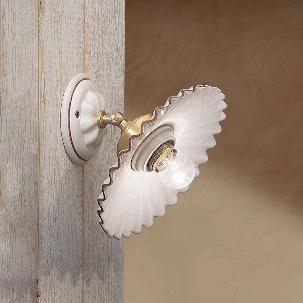 Applique Classica Orientabile L&aposAquila Ottone E Ceramica Decorato 1 Luce E27
