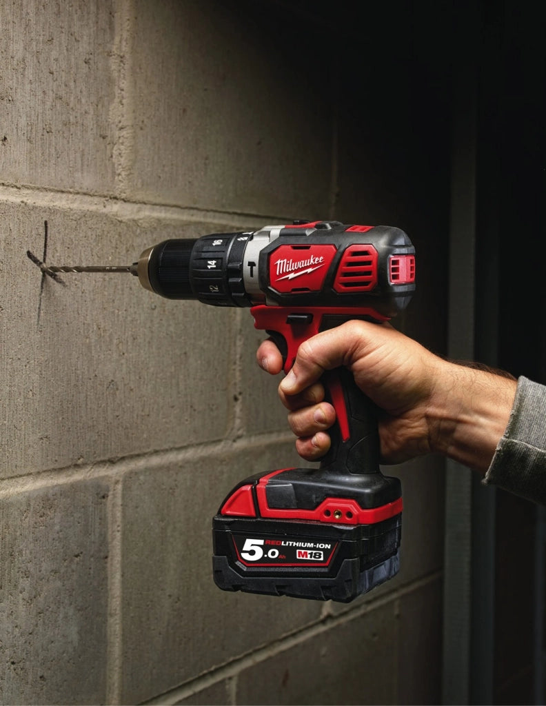 Trapano con percussione Milwaukee M18BPD-0 (Solo corpo)