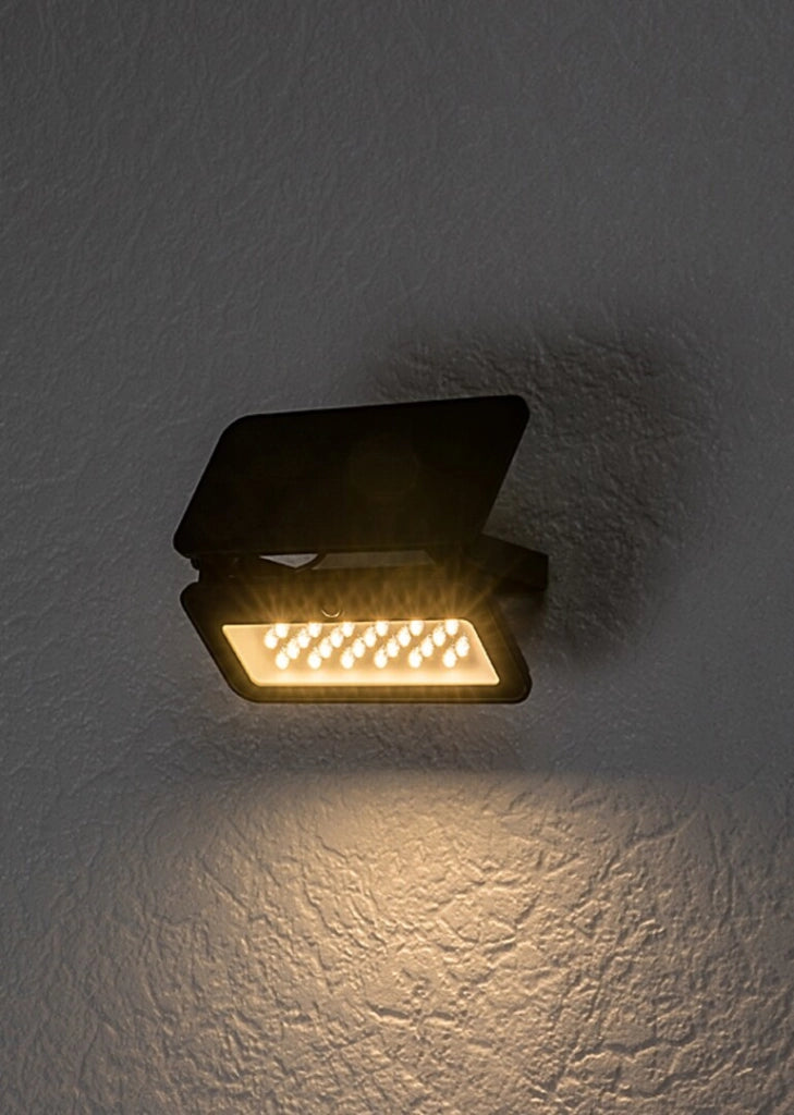 Faretto solare LED 8W con sensore PIR IP65 nero Rabalux