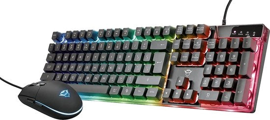 tastiera da gioco con tasti scuro