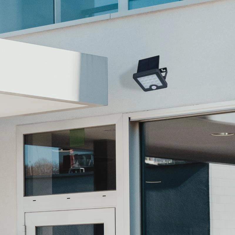 Lampada solare LED 5W con sensore movimento nera IP65 DPM
