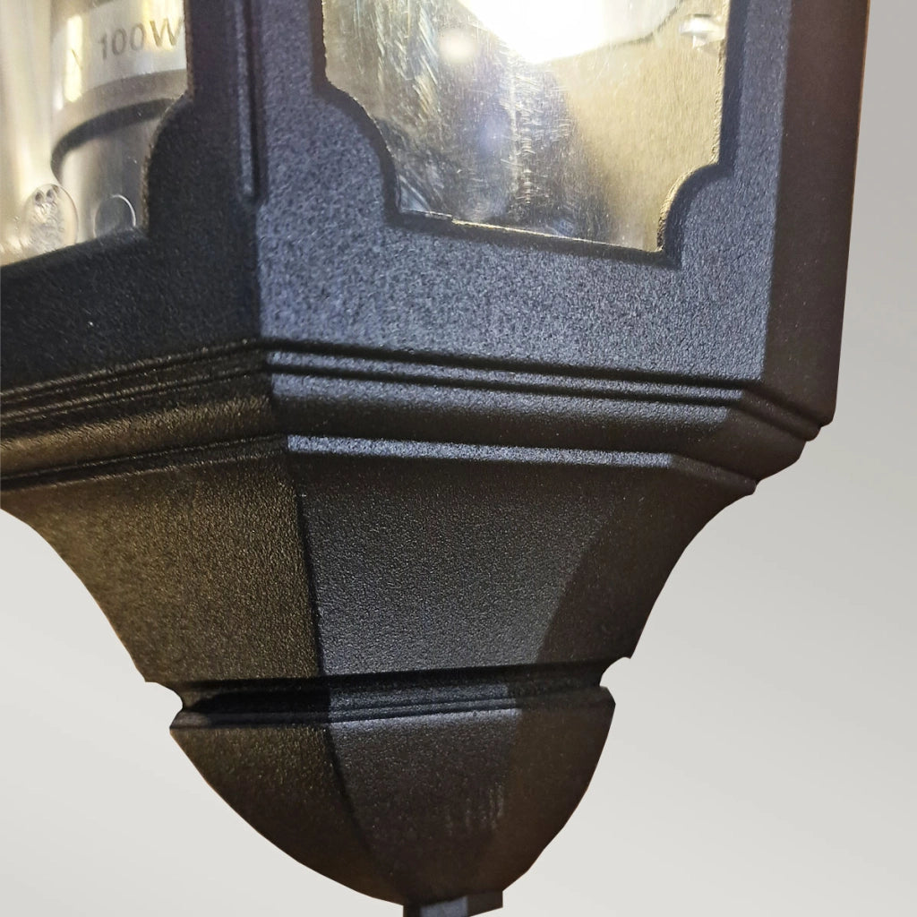 Applique esterna nera classica E27 60W IP44 Parish Elstead