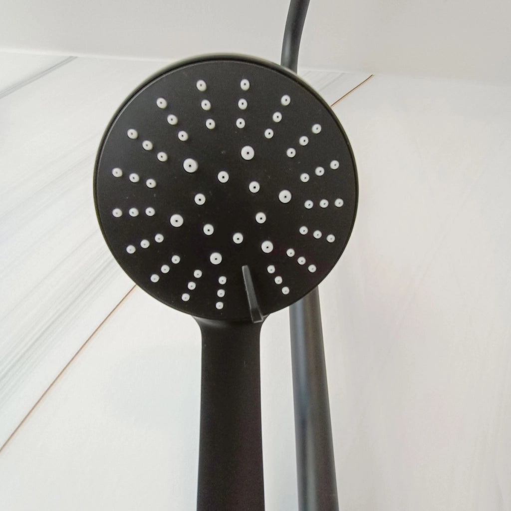 Colonna doccia nera con soffione miscelatore termostatico piave black