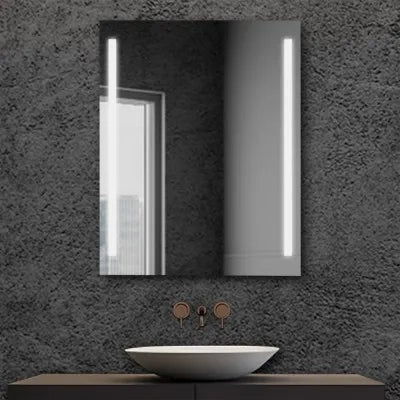 Specchio bagno 60x80 cm con LED laterali e installazione reversibile