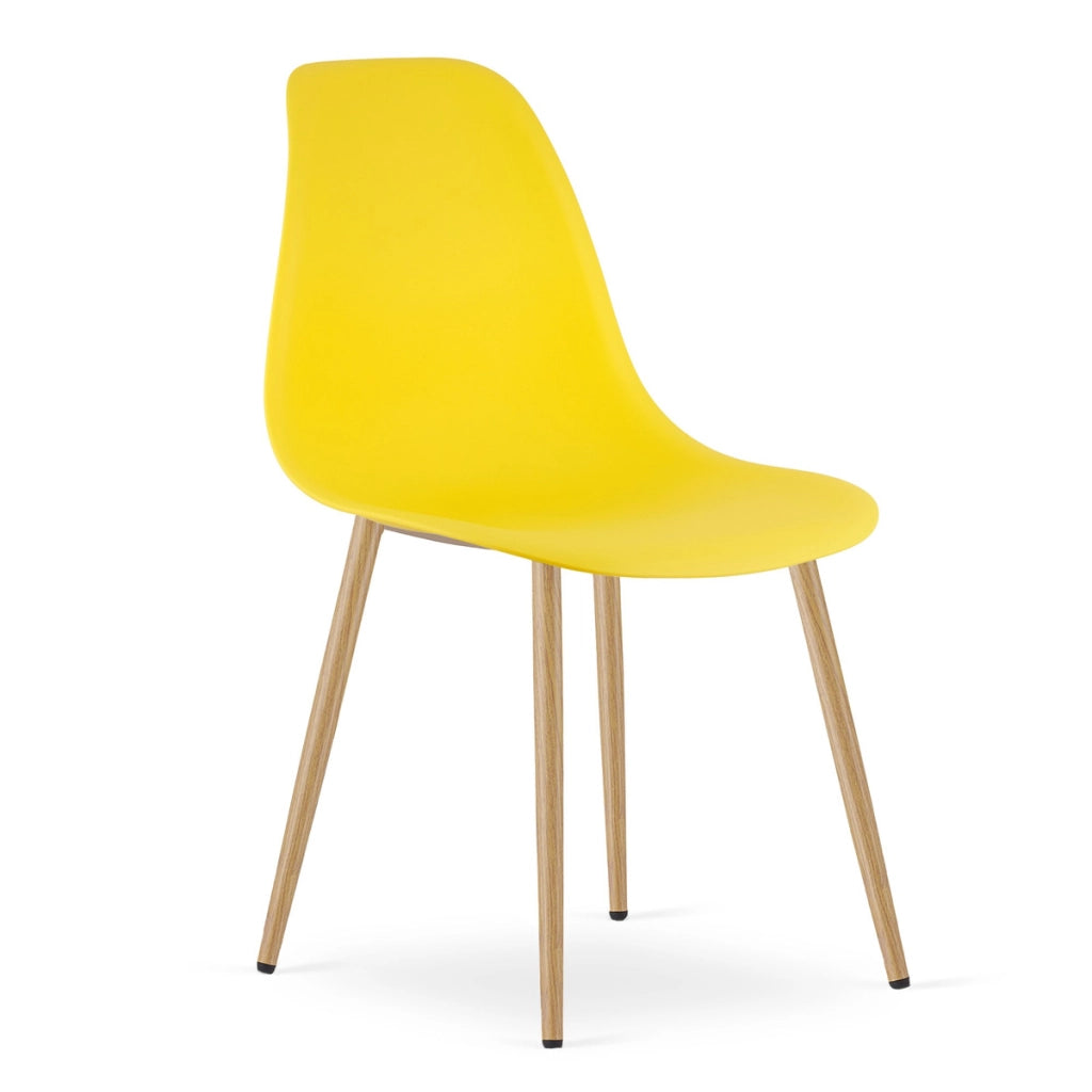 Sedia scandinava WAT gialla con gambe effetto legno