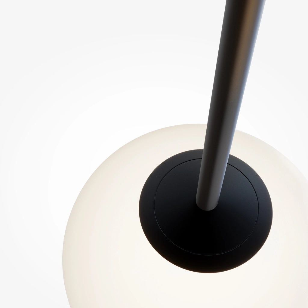 Maytoni Lampadario Minimal Basic Form 1 luce E14 nero metallo diffusore vetro bianco