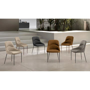 Sedia rivestita in tessuto easy-clean Gambe in metallo verniciato Nero Ginevra 54cm X 63cm H 89cm Stones