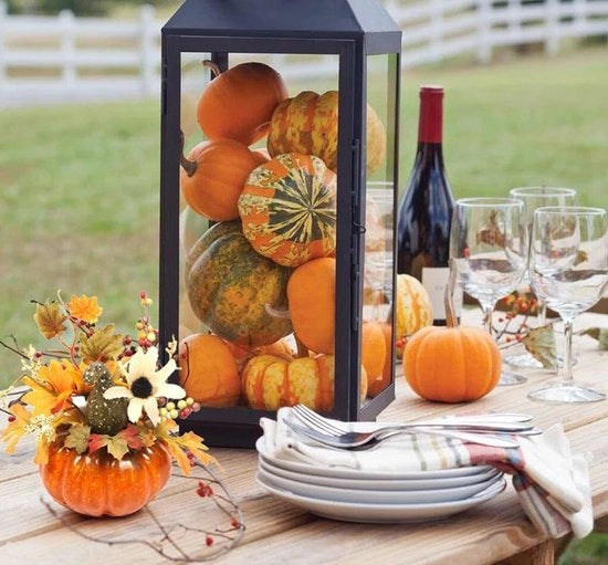 Decorazione da Halloween per esterno con foglie di zucca e girasole