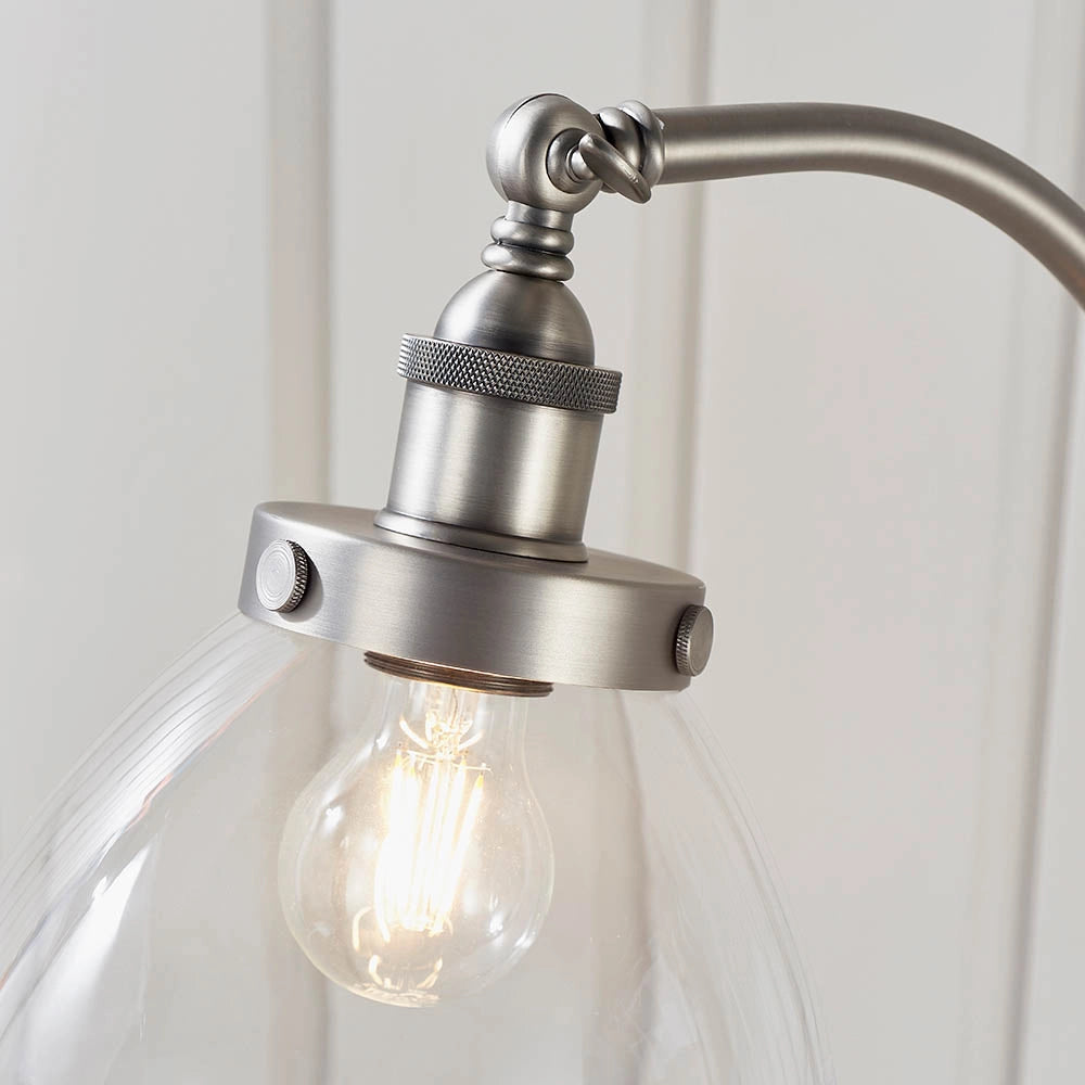 Lampada da terra industriale regolabile argento, vetro E27 Endon