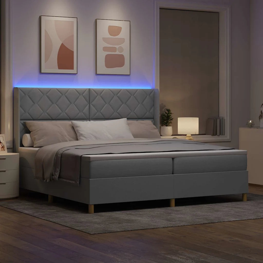 Letto a molle con materasso Grigio chiaro 200 x 200 cm Tessuto