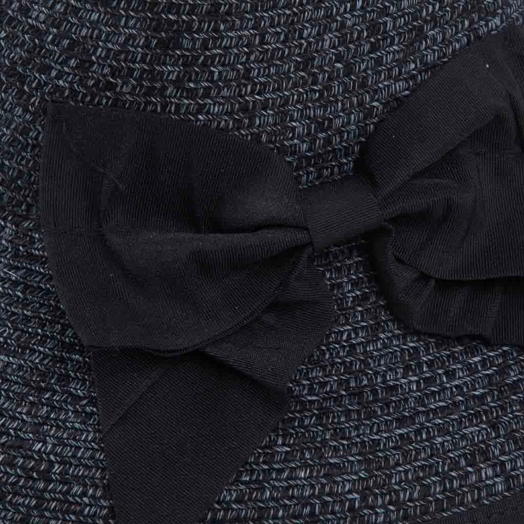 Cappello con fiocco nero 58