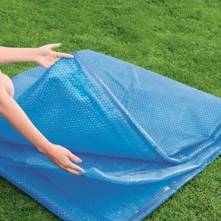 TELO TERMICO DI COPERTURA PER PISCINE RETTANGOLARI PRISM FRAME  cm.488x244  peso kg.2,70 (28029)    INTEX
