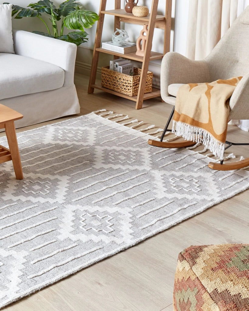 Tappeto grigio e bianco 140 x 200 cm Materiale sintetico Stile indiano per interni e per esterni