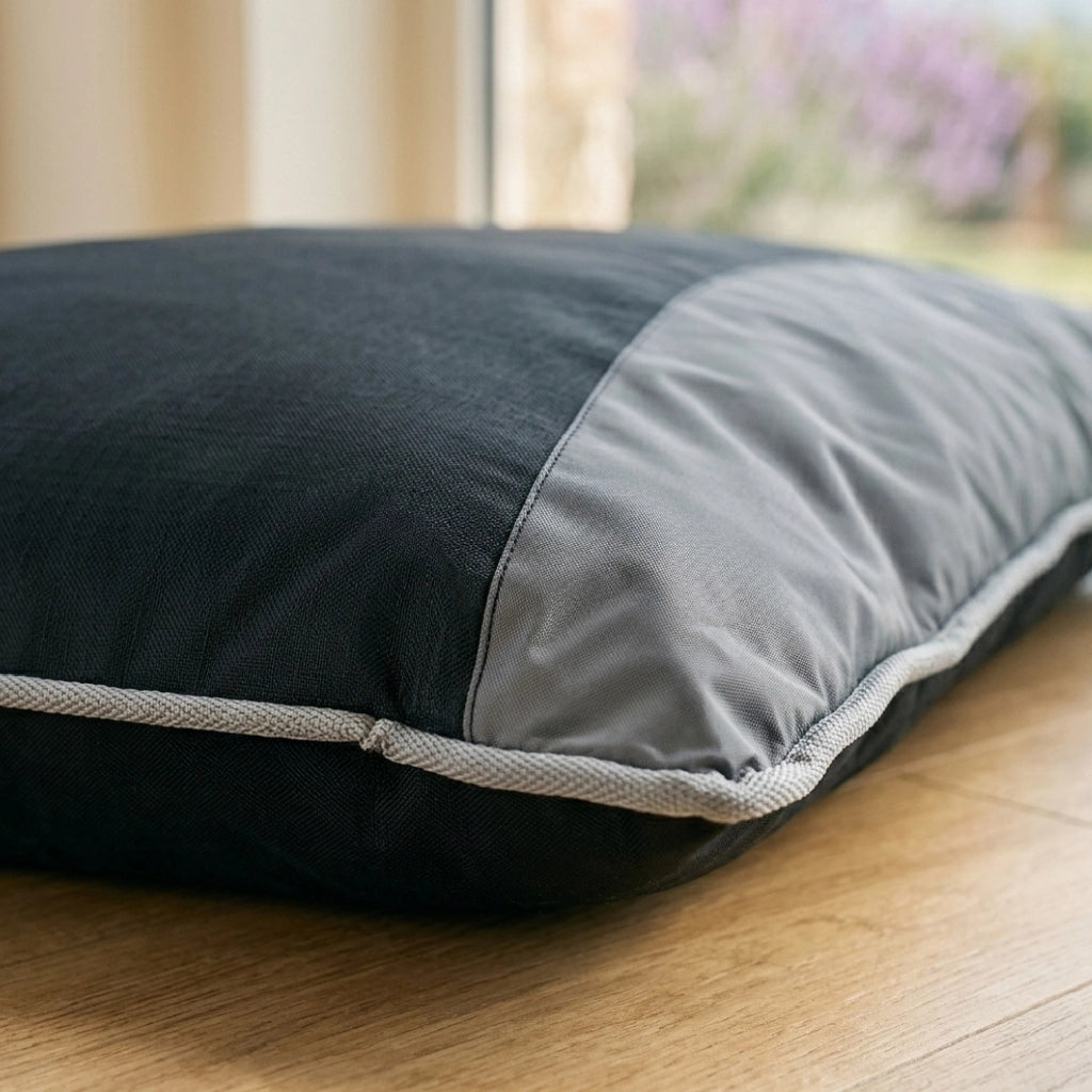Cuscino Cuccia per Cani e Gatti 90x70 cm da Interno ed Esterno, Materasso Imbottito Sfoderabile, Tessuto Resistente e Facile da Pulire, Nero/Grigio