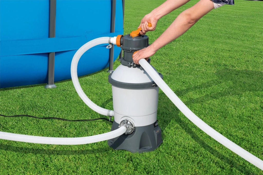 Bestway MQ01ABF050 Pompa filtro a sabbia 3028 L-h 220-240V 85W per piscine da 1100 a 18100 litri con valvola 6 posizioni timer e dosatore ChemConnect colore Nero