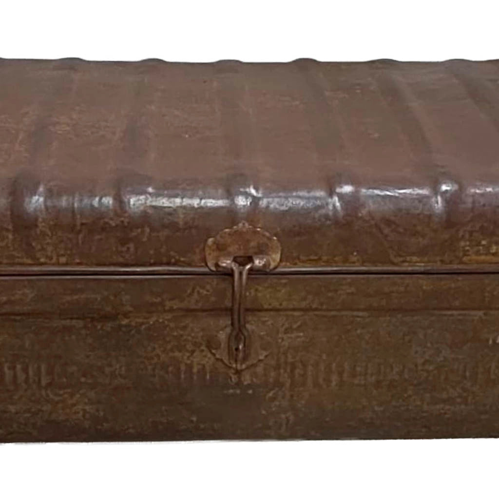 Valigia artigianale in metallo, 67x37x25h cm