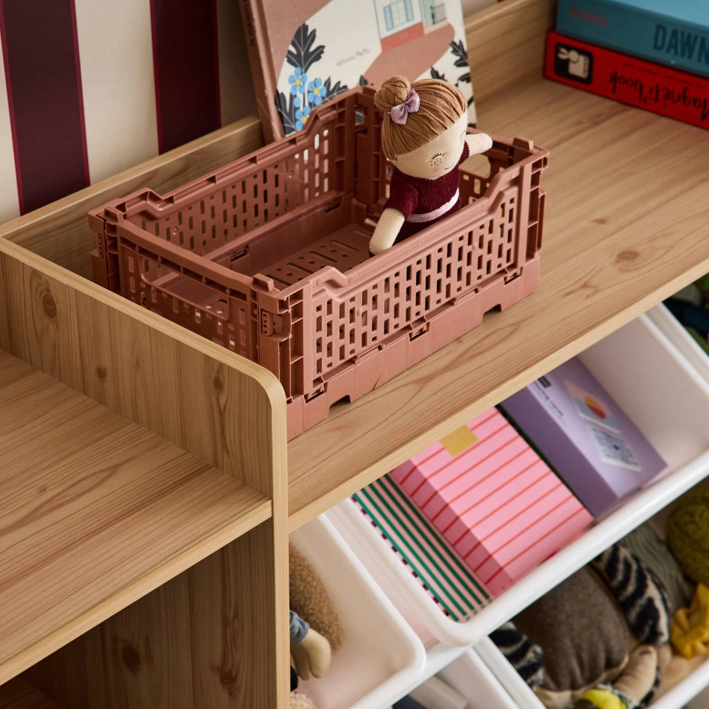 Contenitore per bambini con 9 contenitori, 4 ripiani, 1 anta, marrone