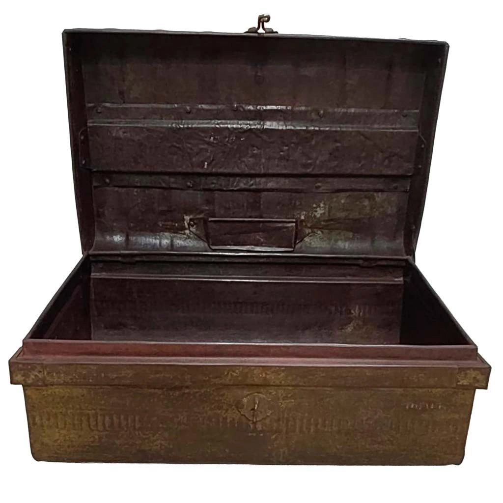 Valigia artigianale in metallo, 67x37x25h cm