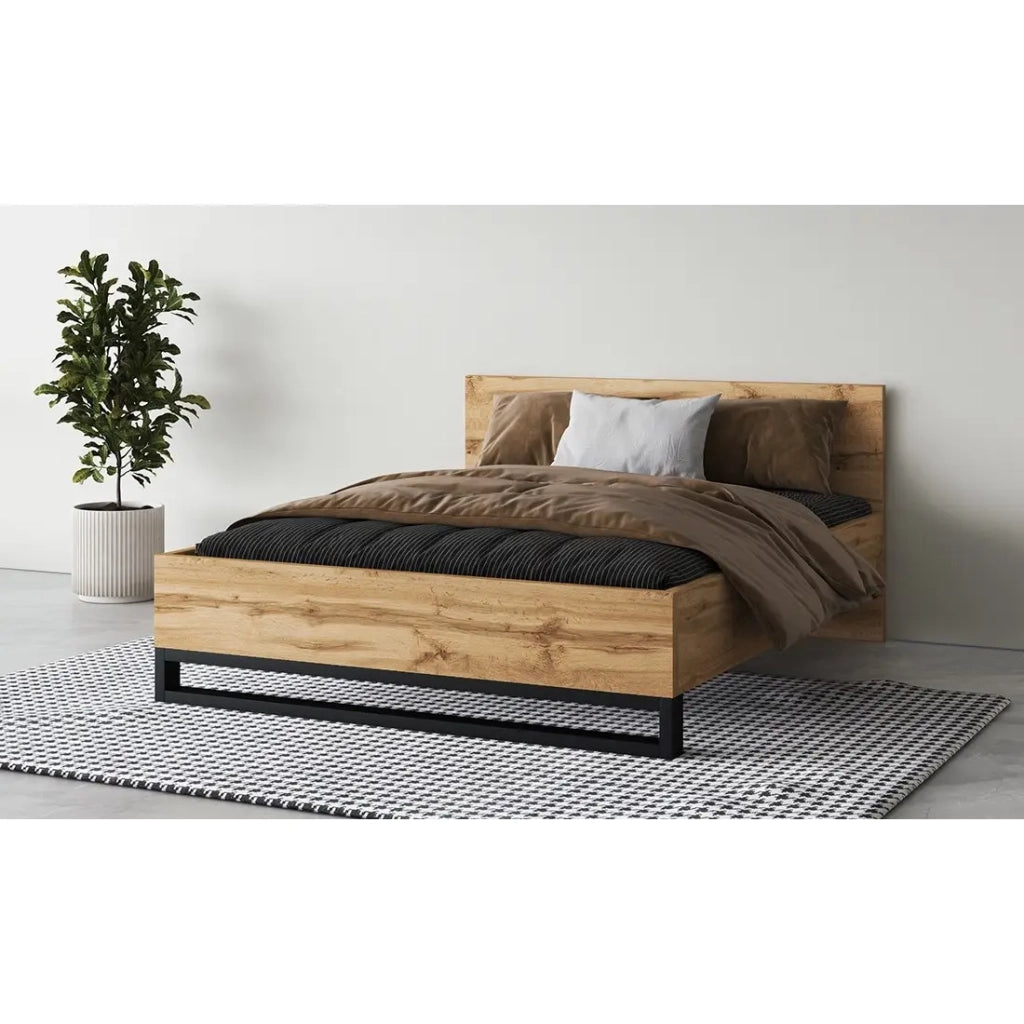 Set letto 160x200 e due comodini stile industriale - Collezione MILOS. Colori quercia grezza e nero. Rete inclusa