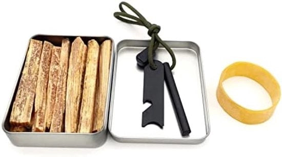 Set di sopravvivenza all'aperto con accendino e multitool